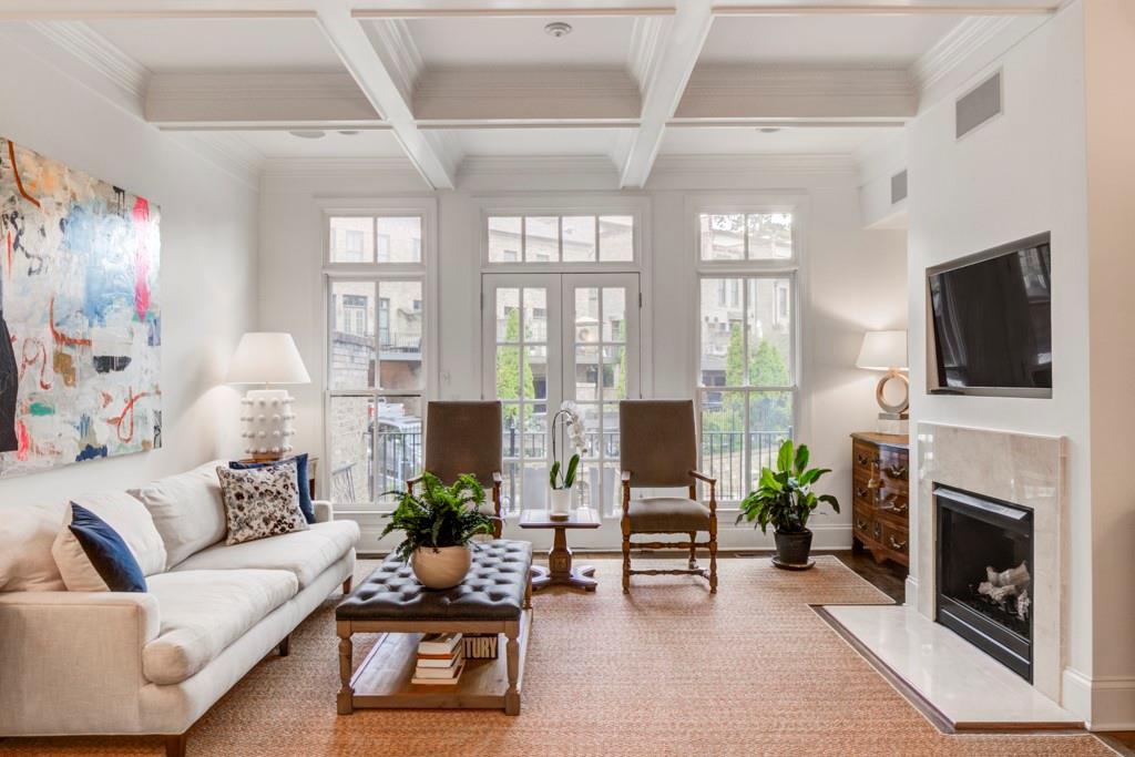 45 Honour Ave NW in Atlanta, GA - Building Photo
