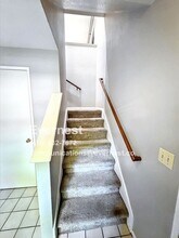 1631 Porter Way in Stockton, CA - Foto de edificio - Building Photo