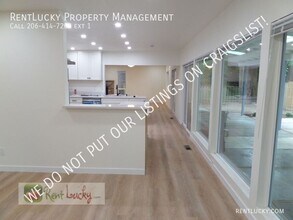 14232 Lake Hills Blvd in Bellevue, WA - Building Photo - Building Photo