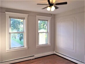 126 W 19th St-Unit -4 in Bayonne, NJ - Foto de edificio - Building Photo