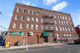 6700 Park Ave in West New York, NJ - Building Photo - Building Photo