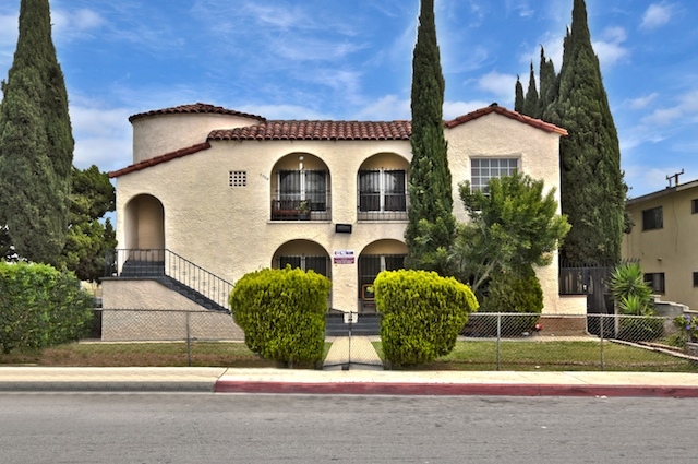 700 Simmons Ave in Los Angeles, CA - Building Photo