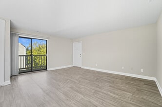 Coventry Court Townhomes in Fort Wayne, IN - Building Photo - Building Photo