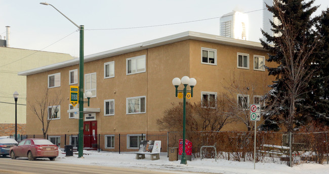 10625 107th Ave NW in Edmonton, AB - Building Photo - Primary Photo