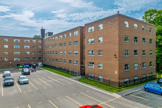 Seeley Estates in Toronto, ON - Building Photo - Building Photo