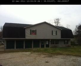 19 Hawthorne Ln in Bidwell, OH - Foto de edificio - Building Photo