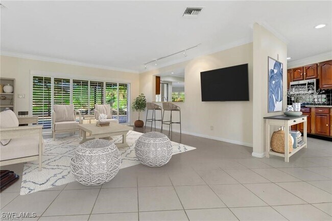 property at 449 Cypress Way E