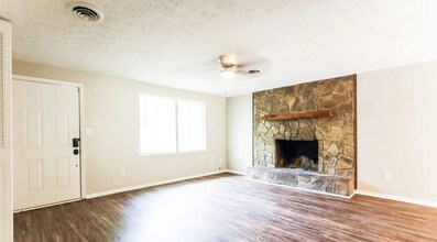 2730 Old S Dr in Jonesboro, GA - Building Photo - Building Photo