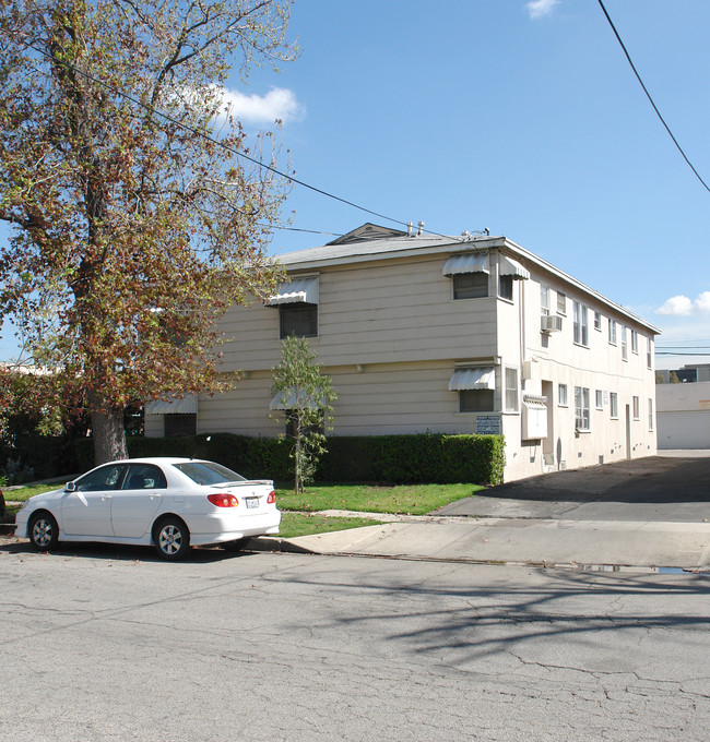 5334 Vantage Ave in North Hollywood, CA - Foto de edificio - Building Photo