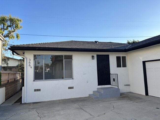 366 1/2 E Hillsdale St, Unit 366 and a half in Inglewood, CA - Foto de edificio - Building Photo