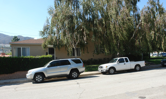 1628 Glencoe Way in Glendale, CA - Building Photo - Building Photo