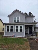 449 2nd Dr NE in New Philadelphia, OH - Building Photo