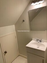 330 Newton St, Unit C in Chestnut Hill, MA - Building Photo - Building Photo