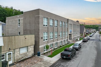 Morning Sun Senior Lofts in East Vandergrift, PA - Foto de edificio - Building Photo