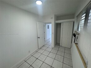 7000 NW 8th Ave-Unit -5 in Miami, FL - Building Photo - Building Photo