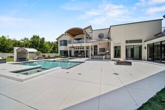 4043 Maranatha Dr in Sugar Land, TX - Building Photo - Building Photo