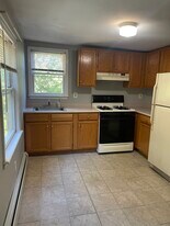 123 Central St, Unit 6 in Georgetown, MA - Building Photo