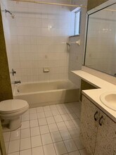 7556 NW 173rd St in Hialeah, FL - Building Photo - Building Photo