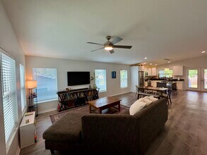 743 64th Ave N in St. Petersburg, FL - Building Photo - Building Photo