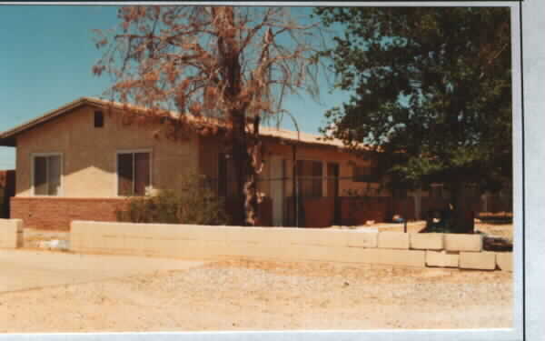 13361 W Central Rd in Apple Valley, CA - Building Photo - Building Photo