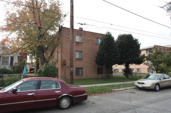 4905 Nash St NE in Washington, DC - Foto de edificio - Building Photo