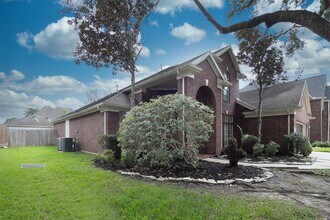 2407 Hanston Ct in Pearland, TX - Building Photo - Building Photo