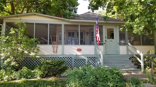 property at 102 Chautauqua Pk