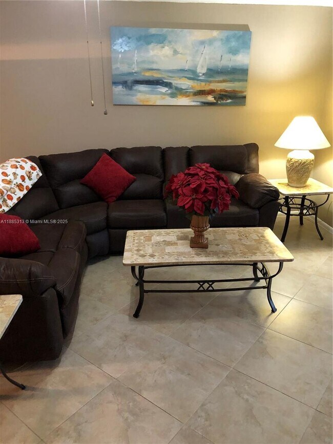 12550 SW 15th St in Pembroke Pines, FL - Foto de edificio - Building Photo