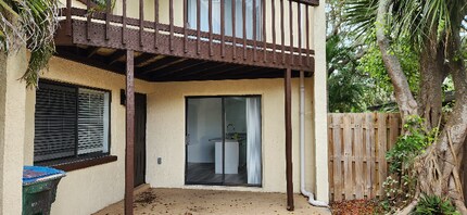8783 Live Oak Ct in Cape Canaveral, FL - Building Photo - Building Photo