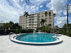 1900 Clifford St in Ft. Myers, FL - Building Photo - Building Photo