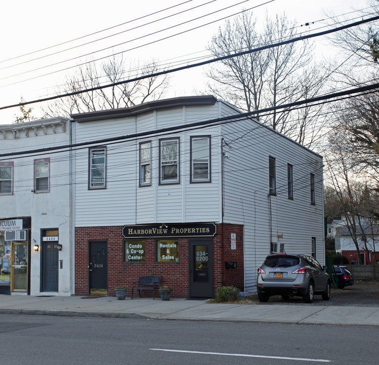 2406 Boston Post Rd in Larchmont, NY - Building Photo