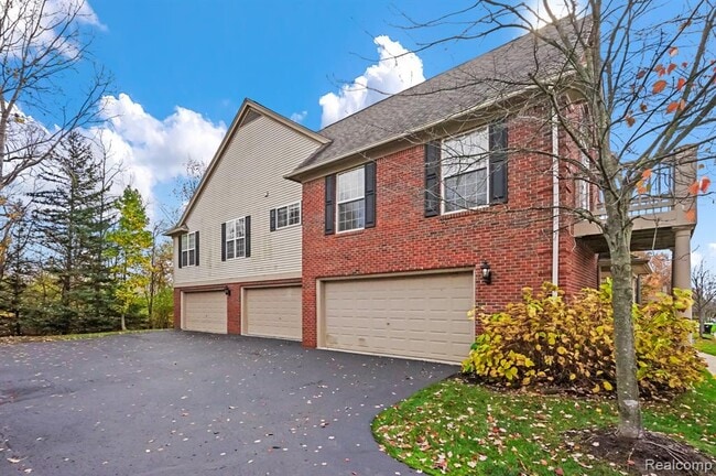 28266 Carlton Way Dr in Novi, MI - Building Photo - Building Photo