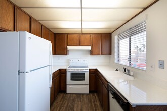 162 Brightwood Ave in Chula Vista, CA - Foto de edificio - Building Photo