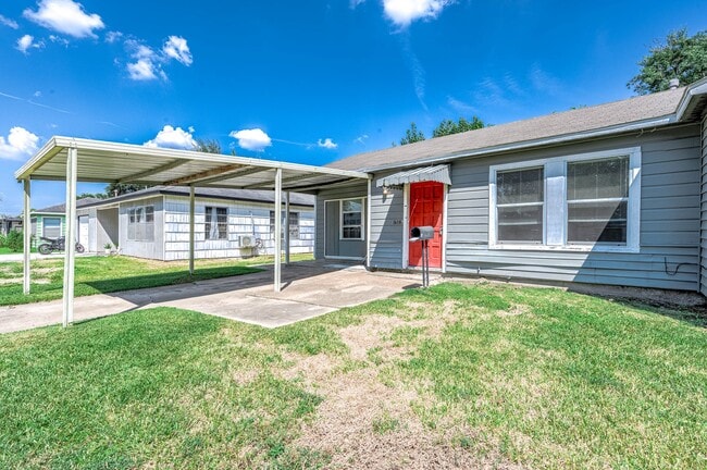 1503 Acacia Dr in Pasadena, TX - Building Photo - Building Photo