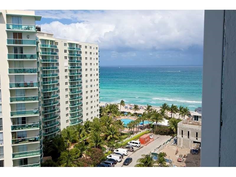 Ocean Residences in Hollywood, FL - Foto de edificio