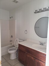 2708 Presidio Dr, Unit 2 in Edinburg, TX - Foto de edificio - Building Photo
