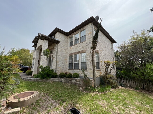 6905 Crosby Cir in Austin, TX - Building Photo - Building Photo