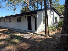 7133 Pinewood Dr, Unit 7133 Pinewood Dr in New Port Richey, FL - Building Photo