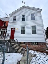 200 Mohawk St in Cohoes, NY - Building Photo
