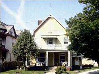 809 SE Riverside Dr in Evansville, IN - Foto de edificio