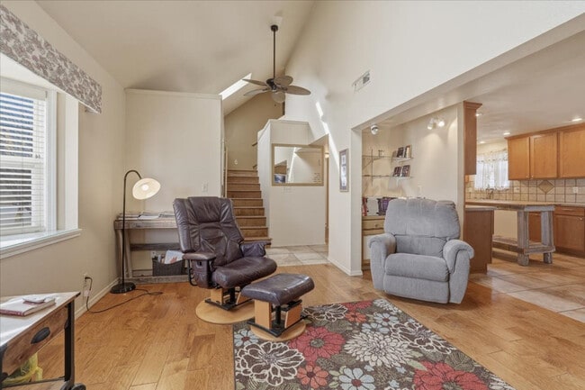 property at 925 S Haskett St