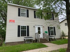 709 13th Ave E in Menomonie, WI - Building Photo