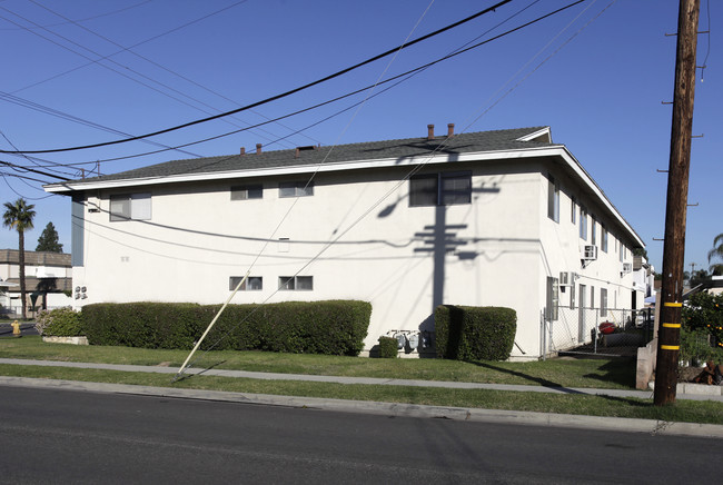 6662 Western Ave in Buena Park, CA - Foto de edificio - Building Photo