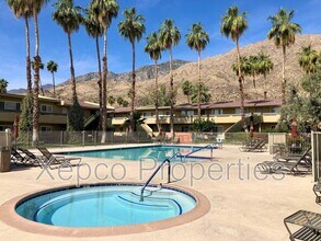 1950 S Palm Canyon Dr in Palm Springs, CA - Building Photo - Building Photo