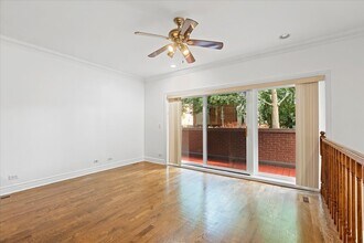 2018 W Chase Ave, Unit 1S in Chicago, IL - Foto de edificio - Building Photo