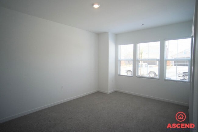 7414 Kiwi Mdw Ct in Bakersfield, CA - Building Photo - Building Photo