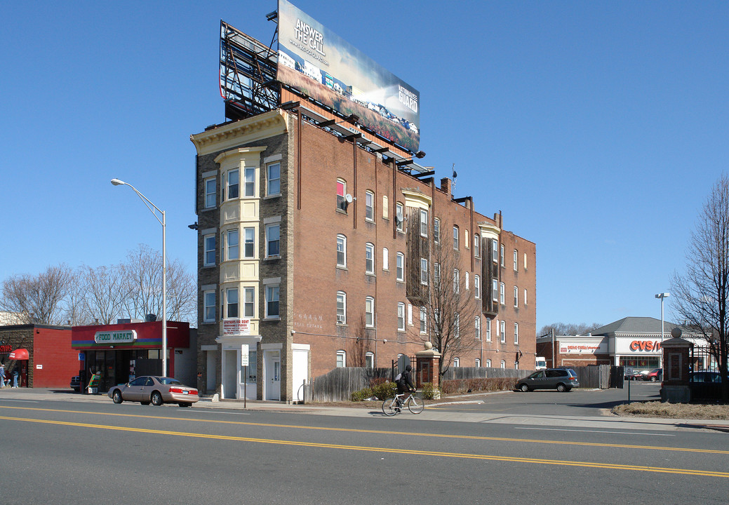 1252-1254 Main St in East Hartford, CT - Building Photo