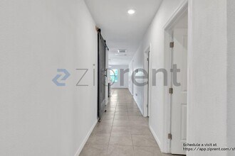 1785 Broad Winged Hawk Dr in Ruskin, FL - Building Photo - Building Photo