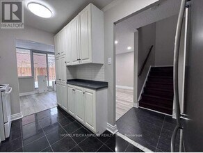 4062 Lawrence Ave E in Toronto, ON - Building Photo - Building Photo