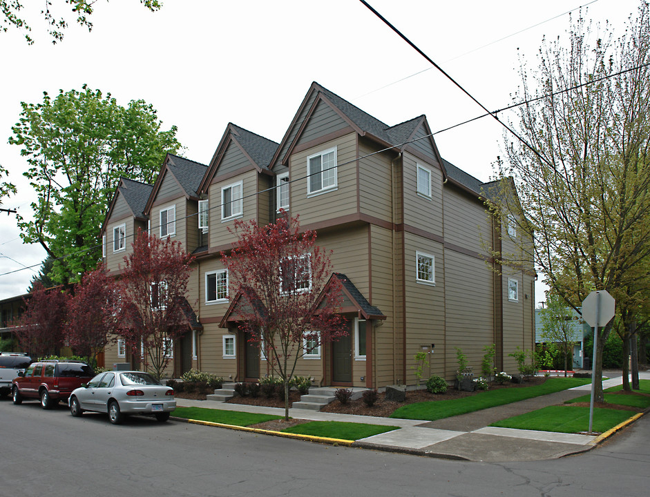 1860-1866 NW Polk Ave in Corvallis, OR - Building Photo